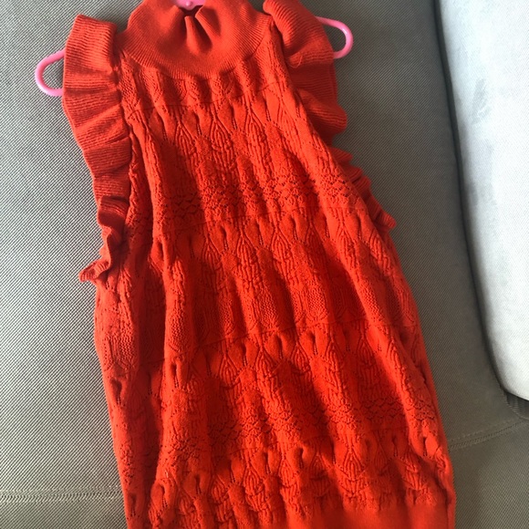 Blood orange short sleeve dress code top. Women’s size XS. Brand: who what wear - Picture 1 of 3